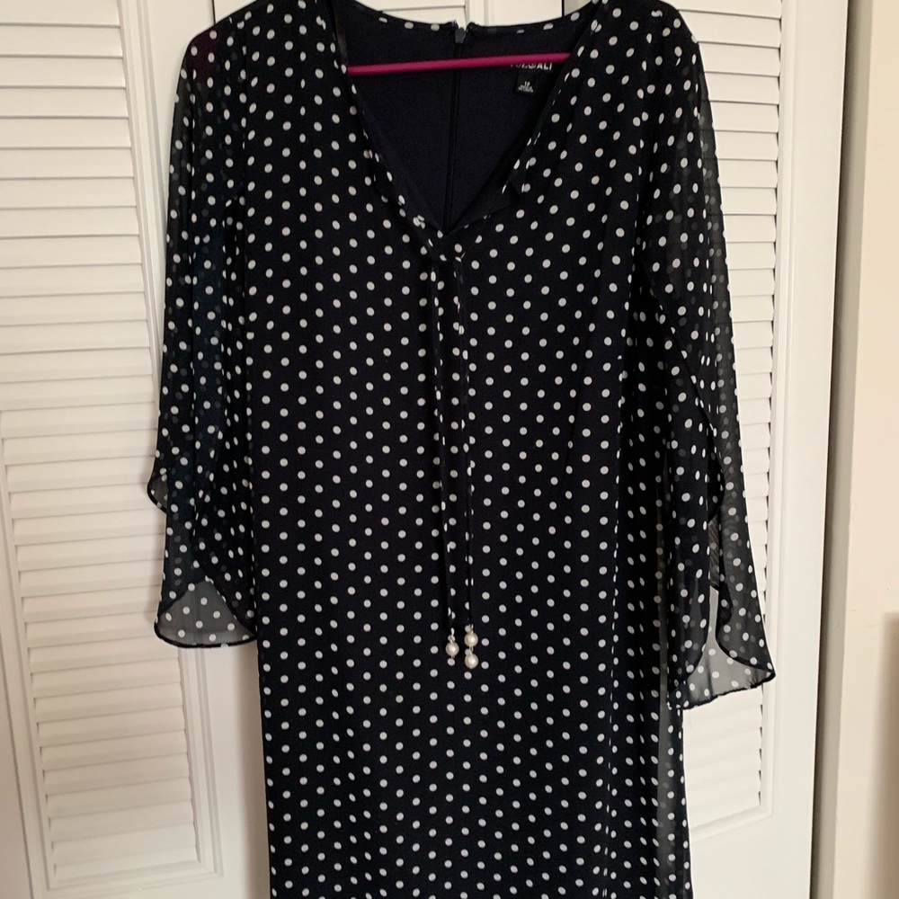 Roz & Ali flow polka dot short dress